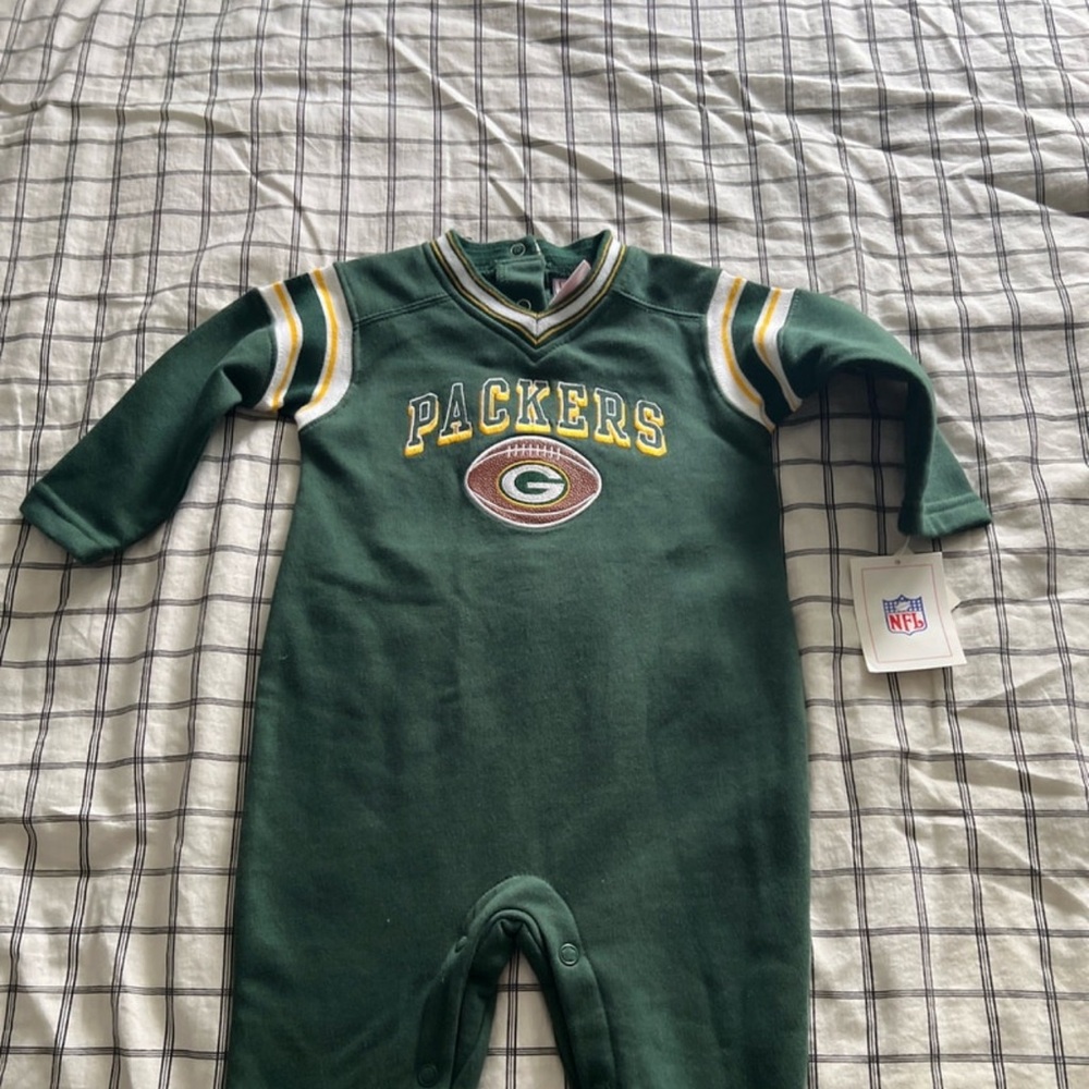 Tags on NFL Green Bay Packers Baby One-Piece Romper
